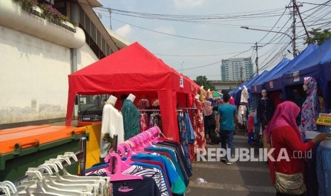 Suasana di Pasar Tanah Abang, Jalan Jati Baru Raya, Jakarta Pusat. 