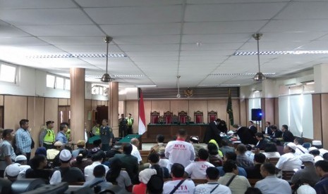 Suasana di ruang sidang Koesumah Atmadja,  Eks Gedung Jakarta Pusat jelang sidang lanjutan kasus dugaan penistaan agama yang menjerat terdakwa,  Basuki Tjahja Purnama (Ahok),  Selasa (20/12