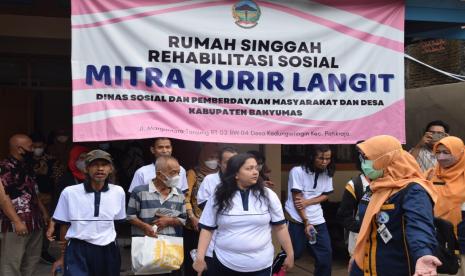 Suasana di Rumah Singgah Rehabilitasi Sosial Mitra Kurir Langit di Banyumas. 