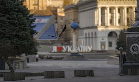 Suasana di salah satu sudut Kota Kyiv, Ukraina, Rabu (16/3/2022).