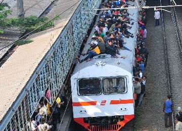 Suasana di Stasiun Depok Baru, Kota Depok, Jawa Barat.