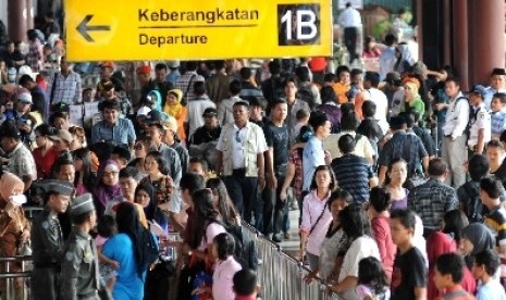  Suasana di Terminal 1B Bandara Soekarno-Hatta, Cengkaren, Banten, Rabu (15/8).