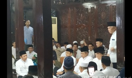 Suasana doa bersama di kediaman Presiden RI ke-6 Susilo Bambang Yudhoyono (SBY), Cikeas, Bogor, Jawa Barat, Senin (3/6).