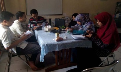 Suasana FGD STEI-SEBI membahas kebijakan pertanian Pemerintahan Jokowi-JK di Kampus STEI-SEBI Depok, Jawa Barat, Kamis (15/10).