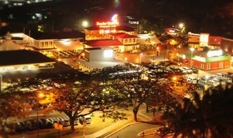 Suasana Flavor Bliss di malam hari.