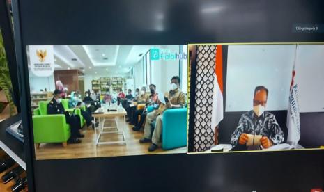 Suasana Focus Group Discussion (FGD) Global Halal Hub yang diselenggakan Staf Khusus Wakil Presiden Bidang Ekonomi dan Keuangan, Kamis (18/11).