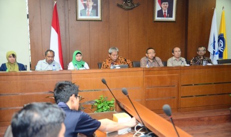 Suasana  Focus Group Discussion (FGD) Tim Tanggap Darurat (Tetada) Mahasiswa, di kampus IPB Bogor, Jawa Barat, Jumat (22/12).