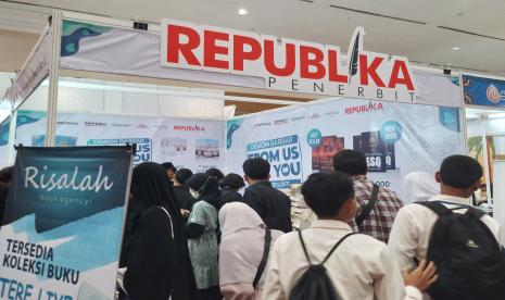 Suasana gerai Republika Penerbit di Islamic Book Fair pada Kamis (15/8/2024).