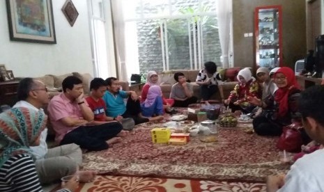 Suasana halal bihalal alumni Fakultas Peternakan IPB angkatan tahun 1985 di Bogor, Jawa Barat, Sabtu (13/8/2016).