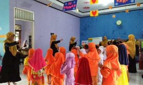 Suasana hari pertama sekolah setelah libur Lebaran di PAUD Juara.