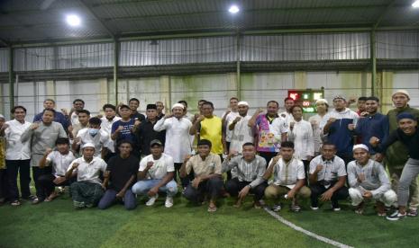 Suasana harmoni  keakraban mewarnai silaturahim CEO, Manager, Pelatih dan Pemain Barito Putra dengan Gubernur Kalimantan Selatan, H Sahbirin Noor atau Paman Birin, di Mahligai Pancasila, Ahad (15/5/2022) malam.