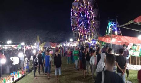 Suasana Hoya Hoya (pasar malam) yang dibubarkan polisi di Kabupaten Boalemo, Provinsi Gorontalo.