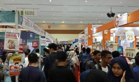 Suasana Islamic Book Fair (IBF) 2019, Sabtu (2/3), Jakarta Convention Center, Senayan, Jakarta Pusat. Panitia IBF 2019 menargetkan 200 ribu pengunjung.