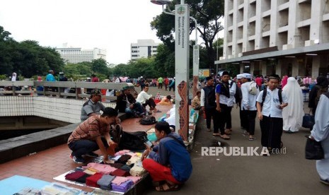 suasana istiqlal Jumat (1/12) jelang aksi 212 Sabtu besok