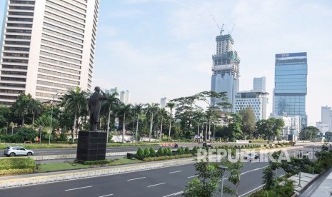 Suasana jalan Sudirman-Thamrin terlihat lengang di Jakarta. Ilustrasi.