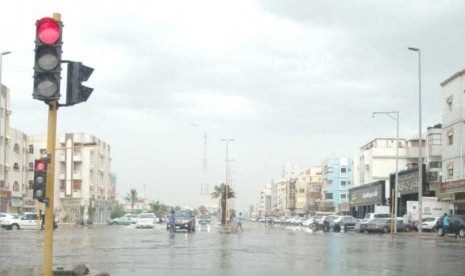 Suasana jalanan jeddah yang banjir (21/11). Wali Kota Jeddah Berupaya Perangi Demam Berdarah