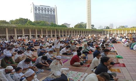 Suasana jamaah shalat Idul Fitri 1443H/2022 di Masjid Istiqlal pada Senin (2/5). 