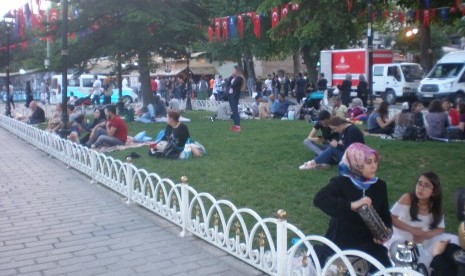 Suasana jelang buka puasa di Istanbul, Turki.