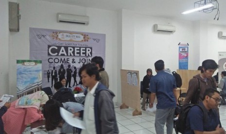 Vakum Setahun, UNS Gelar Job Fair XXI Secara Virtual (ilustrasi).