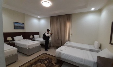 Suasana kamar hotel Al Oksh di kawasan Sektor 6, Mahbas Jin, Kota Makkah. Hotel ini akan menampung jamaah haji asal Kloter 1 Surabaya yang akan tiba di Makkah pada Ahad (14/7) malam waktu Arab Saudi. 