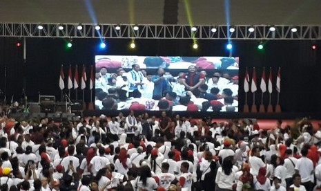 Suasana kampanye Calon Presiden (Capres) RI Nomor Urut 1, Joko Widodo (Jokowi) di GOR Ken Arok, Kota Malang, Senin (25/3).