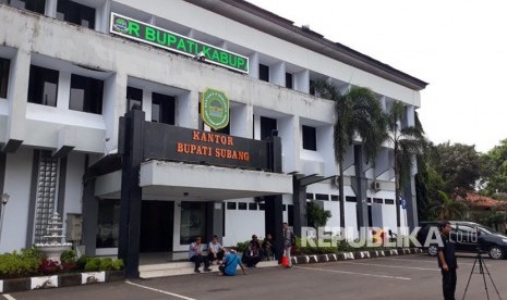 Suasana Kantor Bupati Subang di Jl Dewi Sartika No 1, tampak sepi pasca OTT Bupati Imas Aryumningsih oleh KPK, Rabu (14/2). 