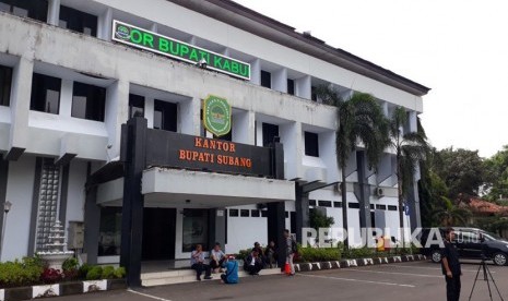 Suasana Kantor Bupati Subang di Jl Dewi Sartika No 1, tampak sepi pasca OTT Bupati Imas Aryumningsih oleh KPK, Rabu (14/2). 