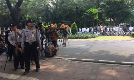 Suasana kantor KPU di Menteng, Jakarta Pusat, jelang kedatangan Jokowi, Jumat (10/8). Jokowi dan KH Ma'ruf Amin dijadwalkan akan melakukan pendaftaran sebagai capres dan cawapres pada pukul 09.00 WIB.  