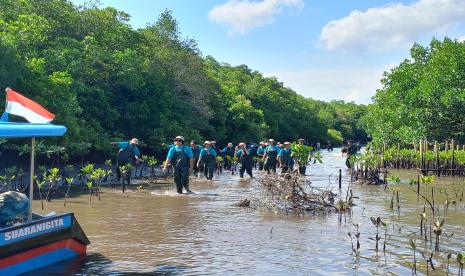 Suasana kawasan hutan konservasi mangrove di Pemogan, Denpasar Selatan, Kota Denpasar, Bali, Kamis (19/9/2024).