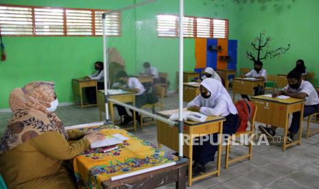 Suasana kegiatan belajar mengajar pada masa pandemi.