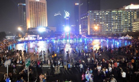   Suasana kemeriahan Jakarta Night Festival (JNF) 2014. (Republika/Aditya Pradana Putra)