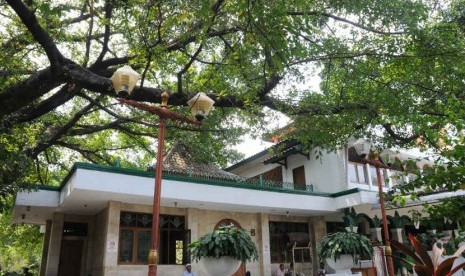 Menelusuri Masjid-Masjid Tua di Jakarta (1). Suasana kesibukan umat Islam pada bulan suci Ramadhan di Masjid As Salafiyah atau biasa disebut juga dengan Masjid Pangeran Jayakarta, Jalan Jatinegara Kaum, Jakarta Timur.