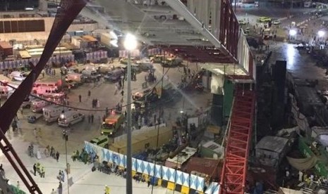 Suasana ketika crane jatuh di Masjidil Haram.