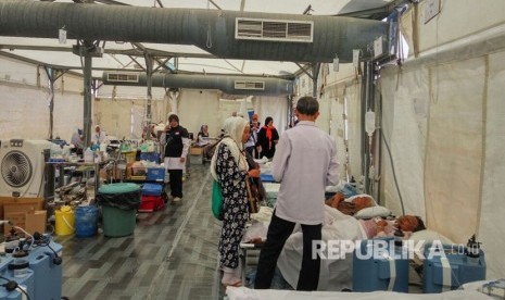 Suasana Klinik Kesehatan Haji Indonesia (KKHI) Mina di Mina, Makkah, Arab Saudi, Ahad siang (3/9).