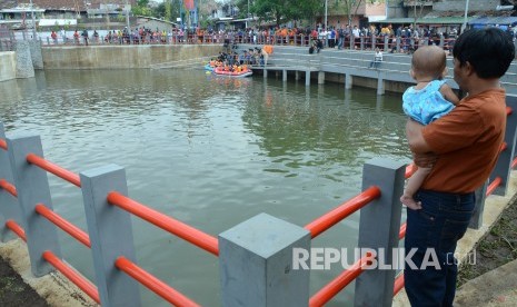 Suasana Kolam Retensi Sirnaraga yang baru diresmikan. Pemerintah kota juga akan bangun kolam retensi di Gedebage, yaitu di depan Pasar Gedebage