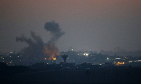 Suasana Kota Gaza setelah Israel melancarkan serangan udara pada Rabu (9/7). 