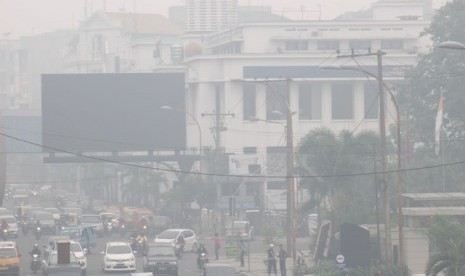 Suasana Kota Medan yang diselimuti kabut asap.