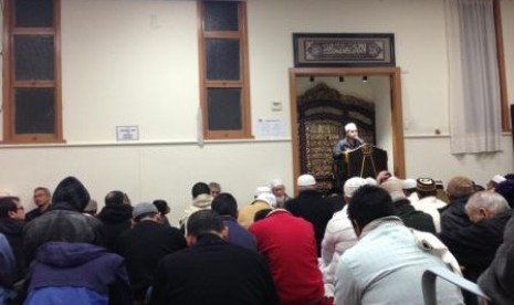 Suasana kultum shalat tarawih di Masjid Tempe, Sydney, Australia.