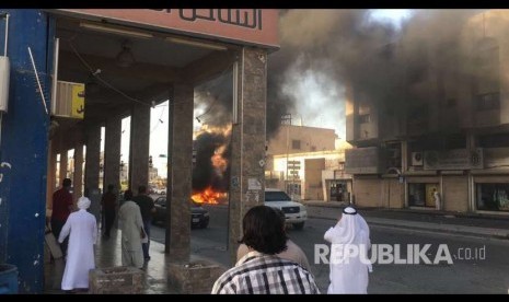 Suasana ledakan di Qatif. Foto netizen di media  sosial dari al Arabiya 