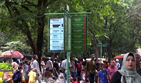 Suasana liburan di Kebun Binatang Ragunan, Jakarta