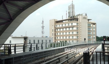 Suasana light rail transit (LRT) Palembang, Sumatra Selatan saat ditinjau langsung oleh Menteri Perhubungan Budi Karya Sumadi yang dijalankan dari Stasiun Bumi Sriwijaya (Palembang Icon) hingga Stasiun Jakabaring, Jumat (13/7). 