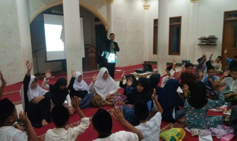 Suasana mabit dan training motivasi yang diadakan oleh SDT Bina Ilmu Parung.