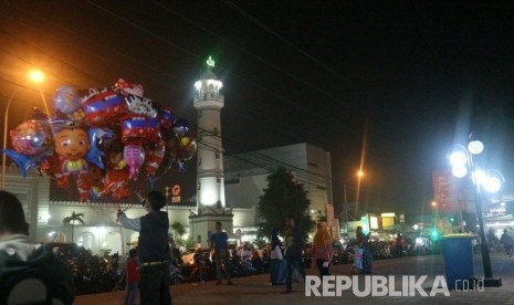 Suasana Malam Takbiran di Alun-alun Kota Pekalongan.