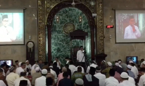 Suasana Masjid Agung Sunda Kelapa kedatangan Anies Baswedan dan Sandiaga Uno.