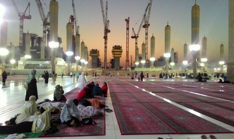 Suasana Masjid Nabawi yang mulai sejuk pada awal Oktober 2017.