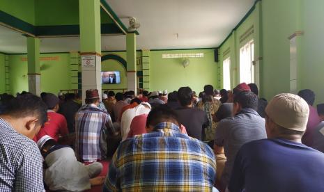 Menelusuri Masjid-Masjid Tua di Jakarta (3-Habis). Suasana masjid tertua di Jakarta, Masjid Jami Al-Anshor.