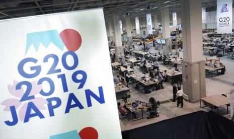 Suasana media center Konferensi Tingkat Tinggi (KTT) G-20 di Osaka, Jepang, Kamis (27/6). 