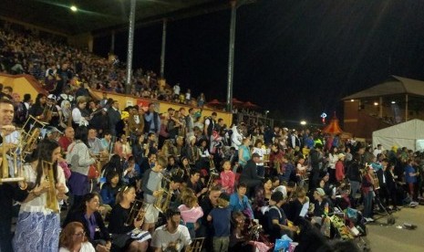 Suasana menjelang usaha pemecahan rekor bermain angklung di Adelaide di tahun 2014. 