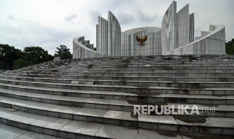  Suasana Monumen Perjuangan Rakyat Jawa Barat yang tampak sepi dari pengunjung, Jl Dipatiukur, Kota Bandung, Rabu (2/10). 