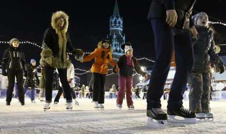 Suasana Natal mulai terasa di Moskow, Rusia. Sejumlah warga Turki yang berada di Moskow diminta berhati-hati menyusul ketegangan antara Rusia-Turki.